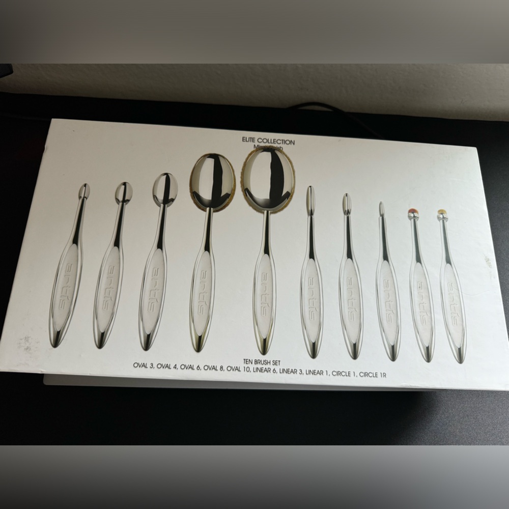 Brand new brush set